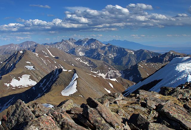 Hřeben Sangres z vrcholu Rito Alto Peak (4204m). 