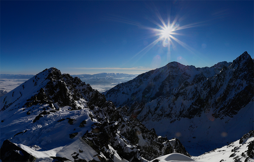 Interactive panorama captured below Lomnický štít (Lomnický peak), above Lomnické sedlo and Filmársky žlab, High Tatras, Slovakia.