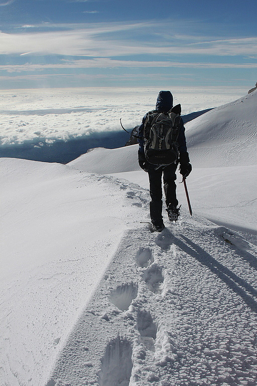 Descending down from the summit of Iztaccíhuatl (5286m).