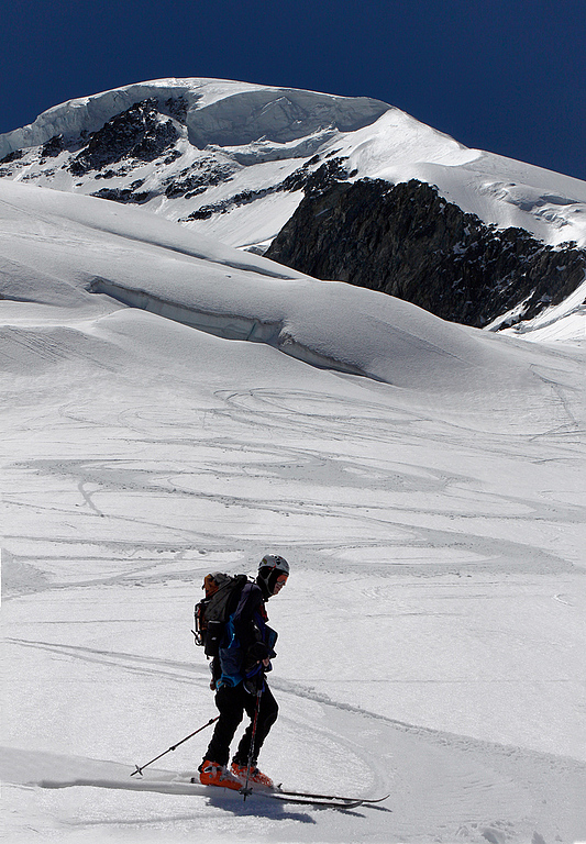Skiing descent, below Col du Dome.