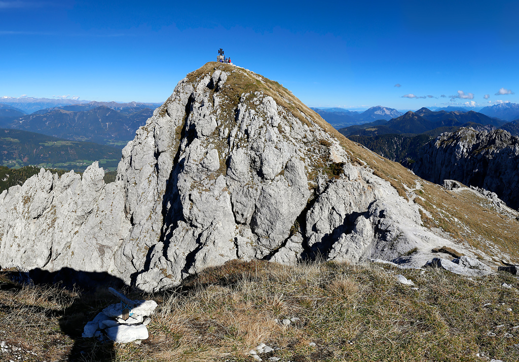 Interactive panorama from Gartnerkofel (2195m), Naßfeld, Austria
