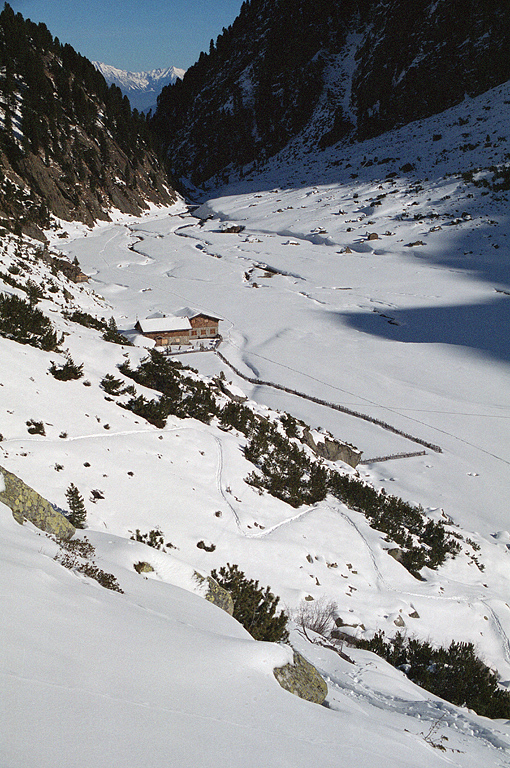 Above Sulzenau Alm and above our fresh ski tracks.