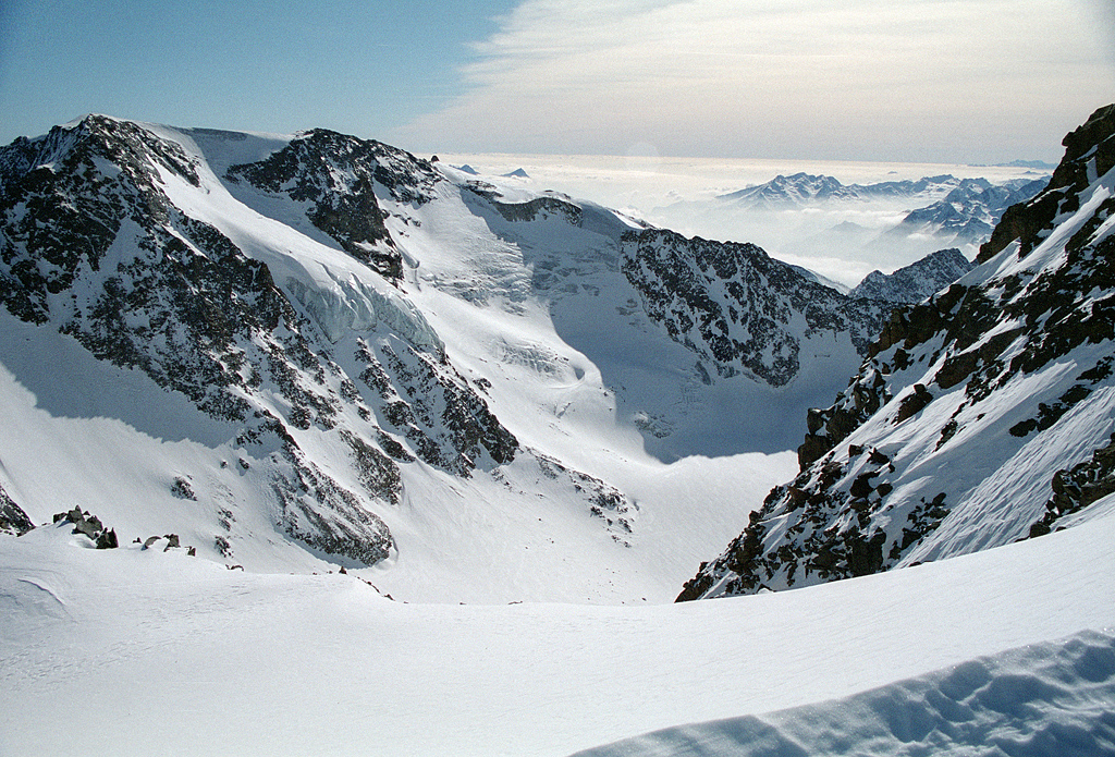 Views from the summit of Zuckerhütl (3507m).