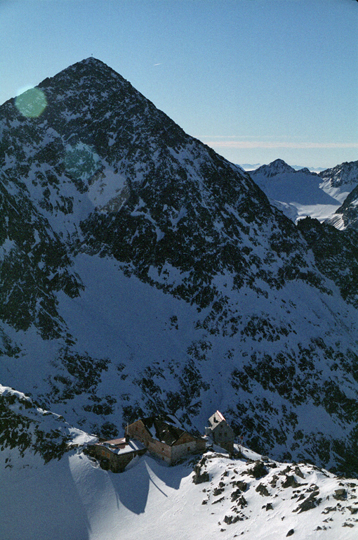Hildesheimer Hütte (2900m) and Gaiskogel (3129m).