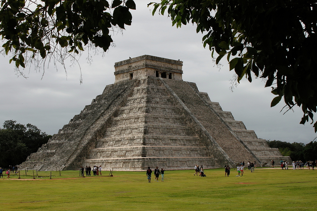 Temple of Kukulkan, Chichén Itzá, Yucatán.