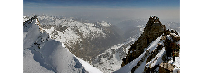 Monte Rosa - Dufourspitze (4634m) - das interaktive Panorama aus dem Gipfel